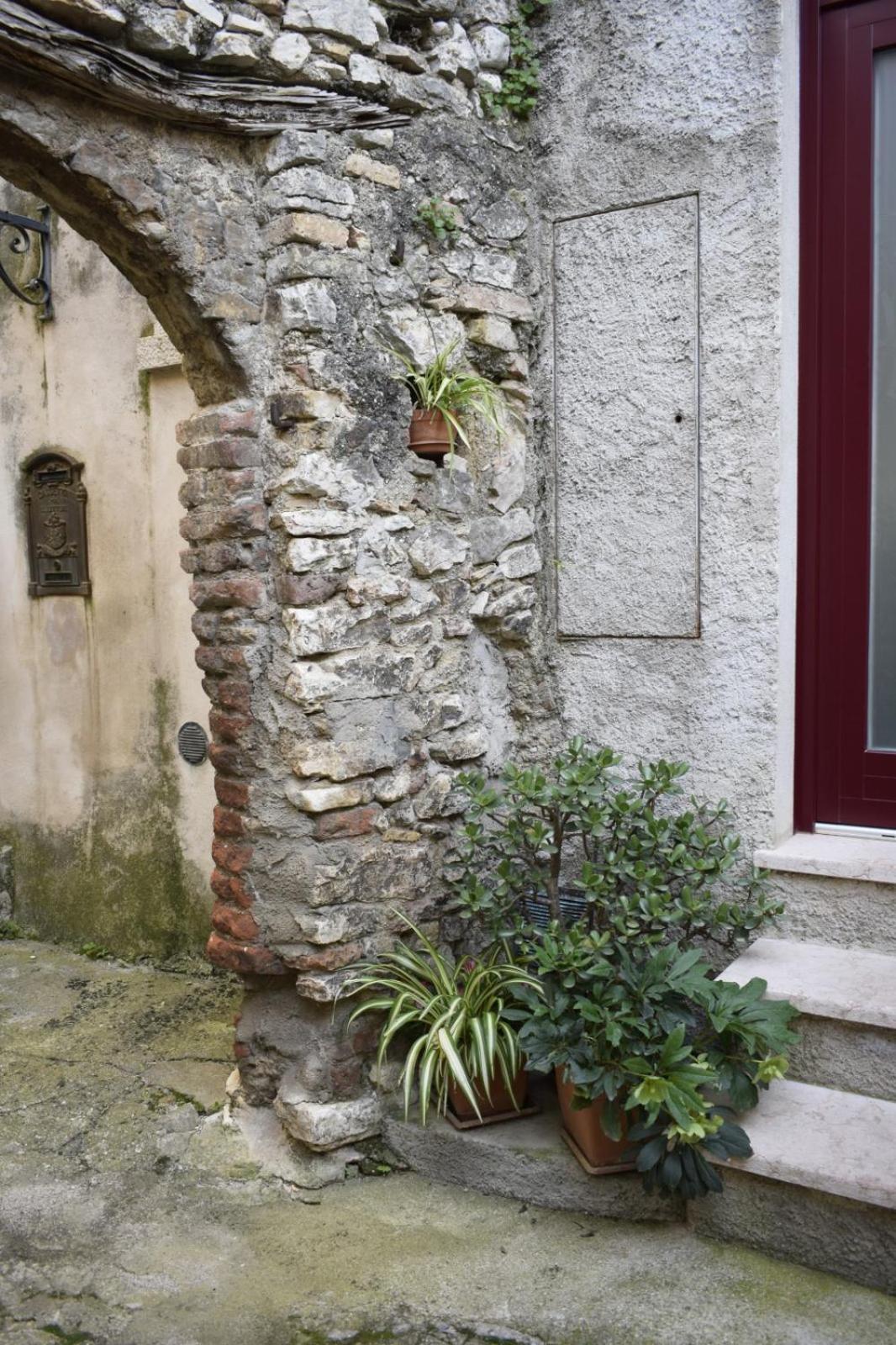 Appartamento Anna Brenzone sul Garda Exteriör bild