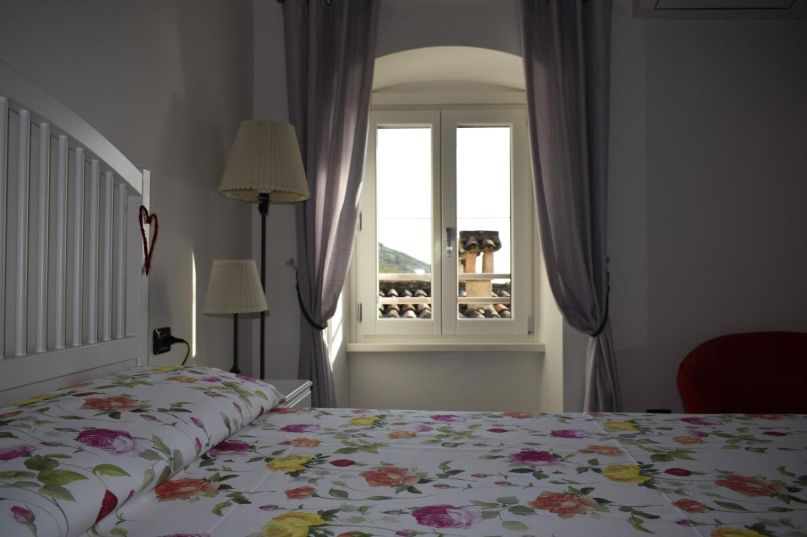 Appartamento Anna Brenzone sul Garda Exteriör bild