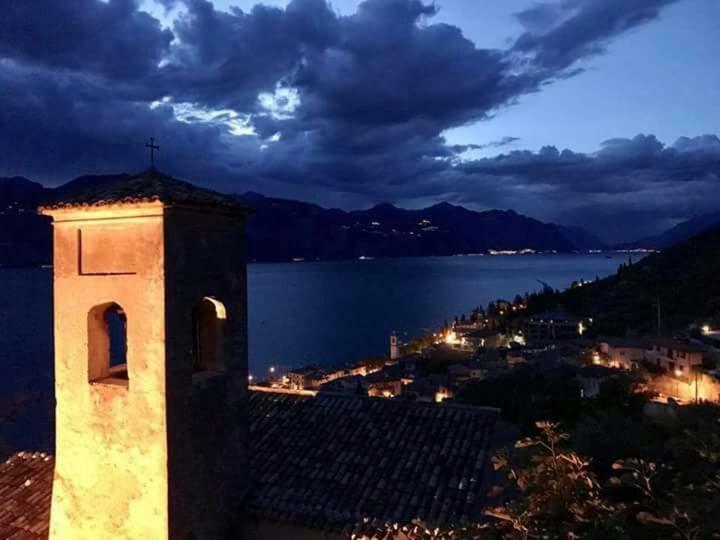 Appartamento Anna Brenzone sul Garda Exteriör bild