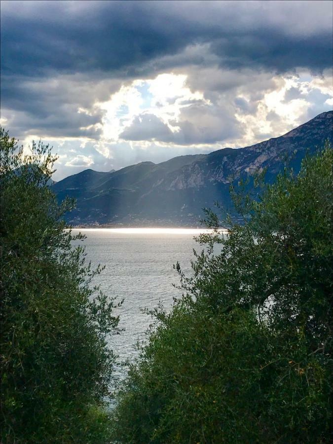 Appartamento Anna Brenzone sul Garda Exteriör bild